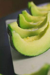 网纹瓜玫珑瓜怎么吃,网纹瓜与玫珑瓜的多样食法探索-第3张图片-国产精品黑料吃瓜网曝