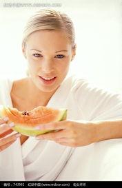 亳州美女吃哈密瓜-第1张图片-国产精品黑料吃瓜网曝