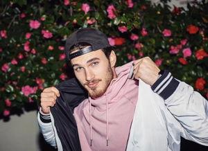 打工吃瓜博主,揭秘职场背后的酸甜苦辣-第3张图片-国产精品黑料吃瓜网曝