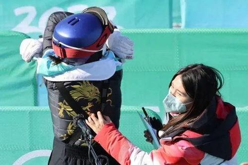 蓝色战袍动感吃瓜,揭秘电竞圈的激情瞬间-第3张图片-国产精品黑料吃瓜网曝