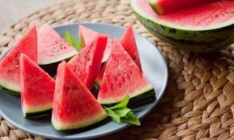 龙池吃瓜事件,揭秘网络舆论的狂欢与反思-第3张图片-国产精品黑料吃瓜网曝 龙池吃瓜事件,揭秘网络舆论的狂欢与反思-第3张图片-国产精品黑料吃瓜网曝