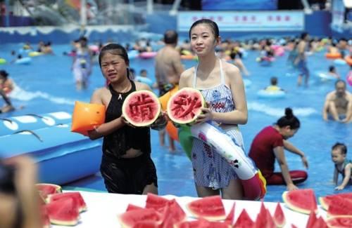 拔河吃瓜比赛,一场别开生面的趣味比赛-第3张图片-国产精品黑料吃瓜网曝 拔河吃瓜比赛,一场别开生面的趣味比赛-第3张图片-国产精品黑料吃瓜网曝